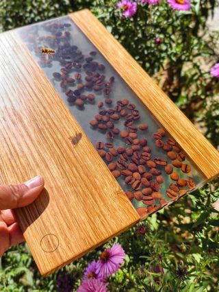 To, že máme naskladněný COFFEE LOVERY je úplně jedno. Povšimněte si prosím VČELKY, která se mi dostala do záběru...Boží!...